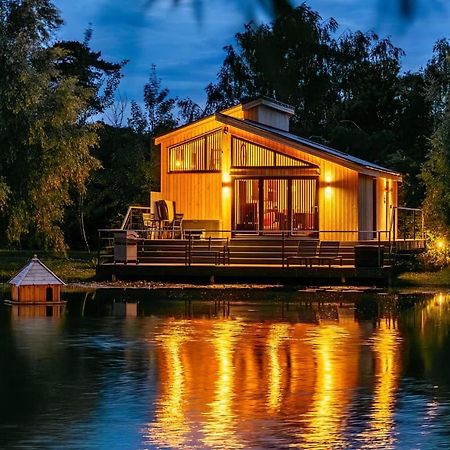 Woad Mill Lakeside Lodges Boston Exteriör bild