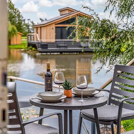 Woad Mill Lakeside Lodges Boston Exteriör bild