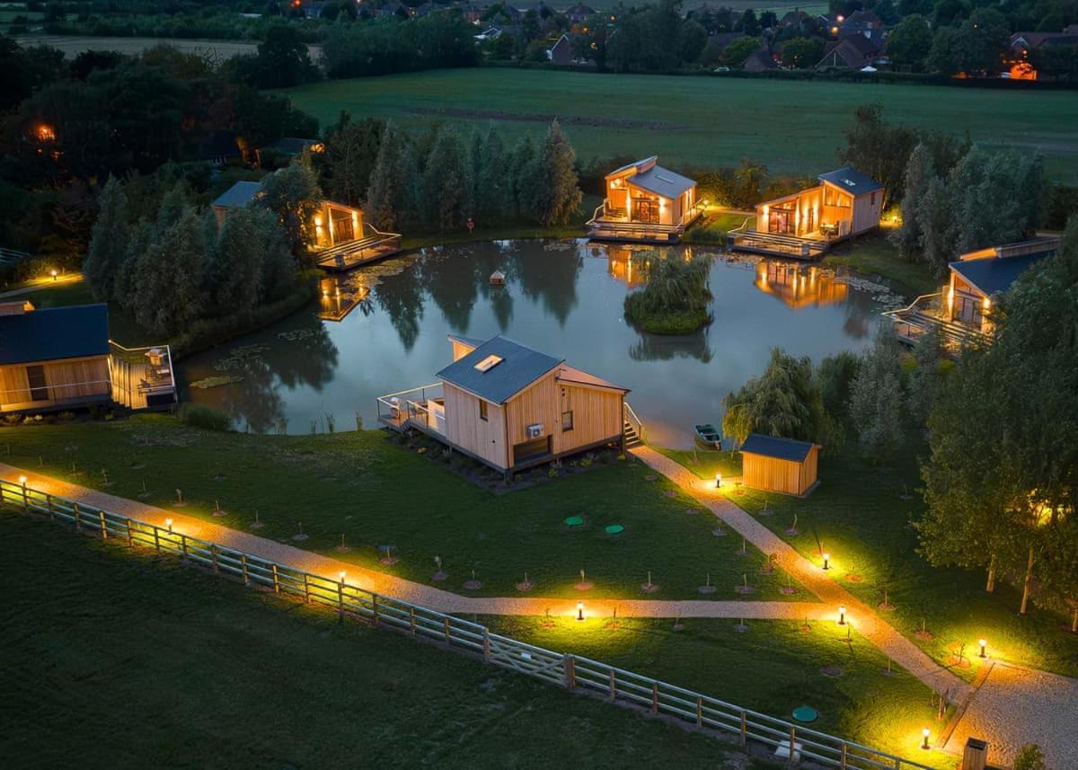 Woad Mill Lakeside Lodges Boston Exteriör bild
