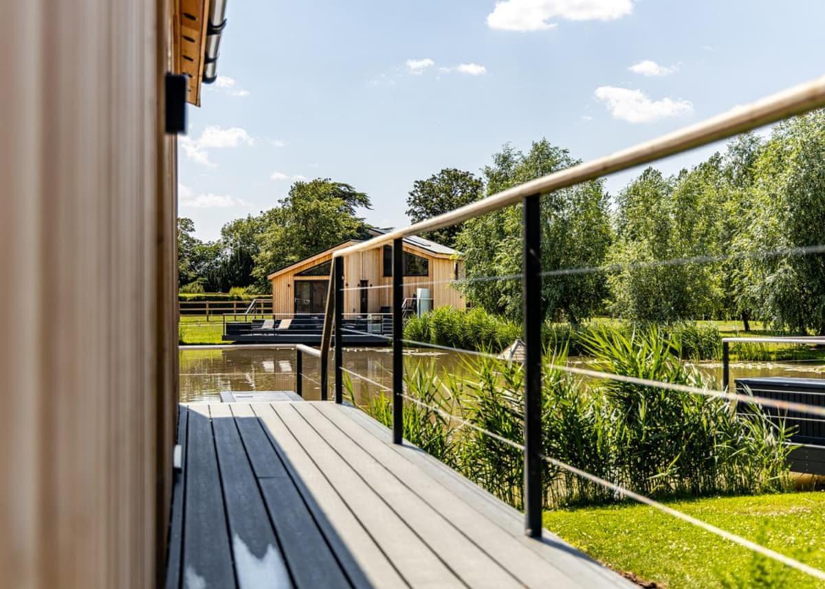 Woad Mill Lakeside Lodges Boston Exteriör bild