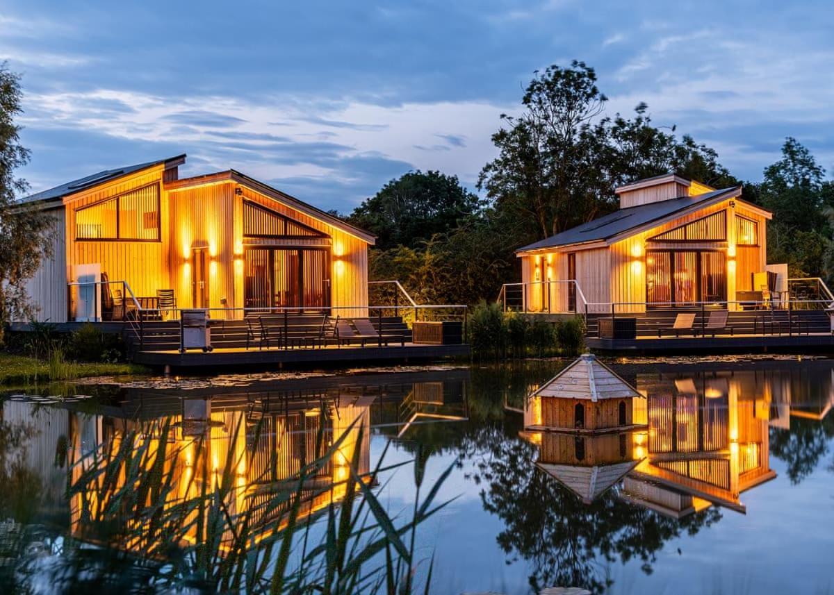 Woad Mill Lakeside Lodges Boston Exteriör bild
