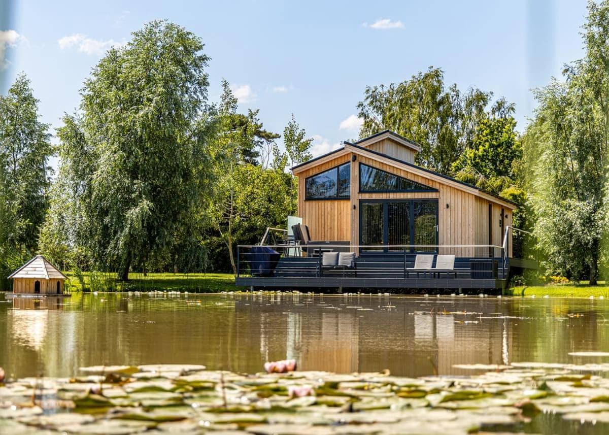 Woad Mill Lakeside Lodges Boston Exteriör bild