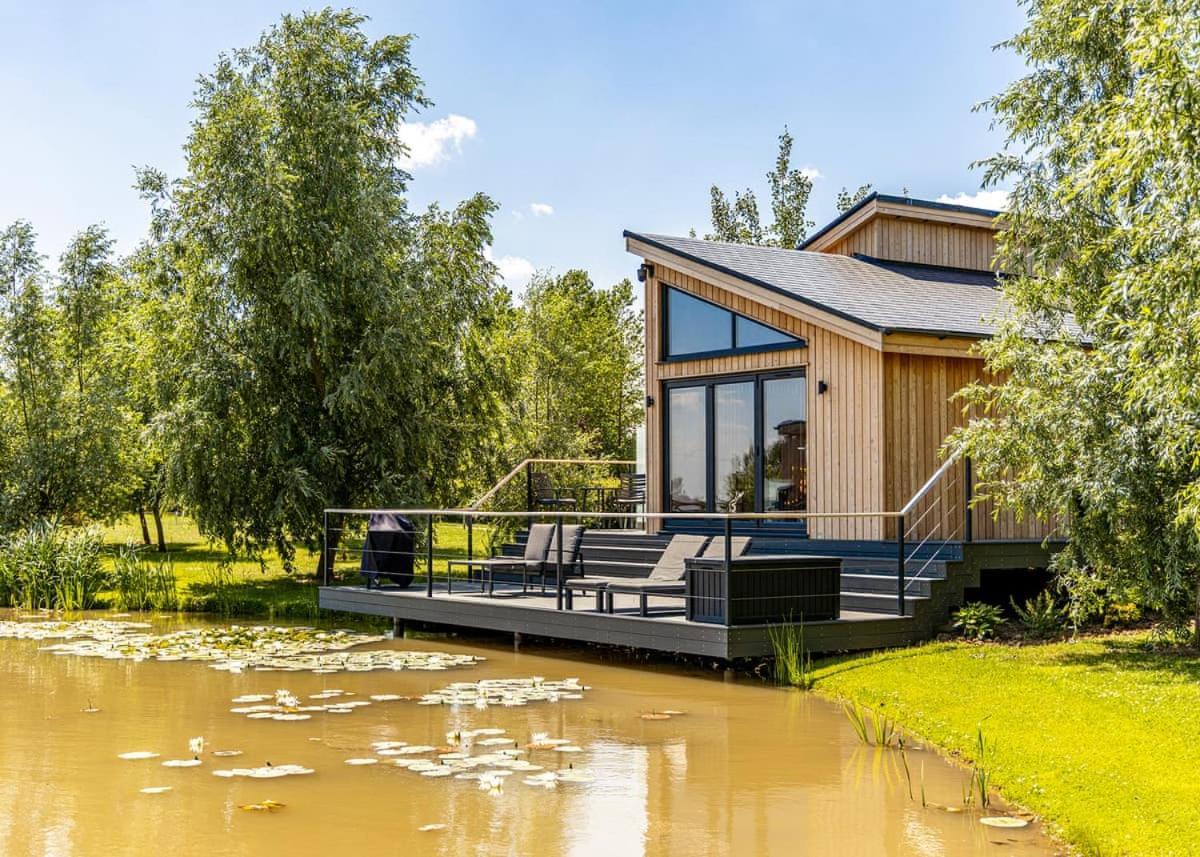 Woad Mill Lakeside Lodges Boston Exteriör bild