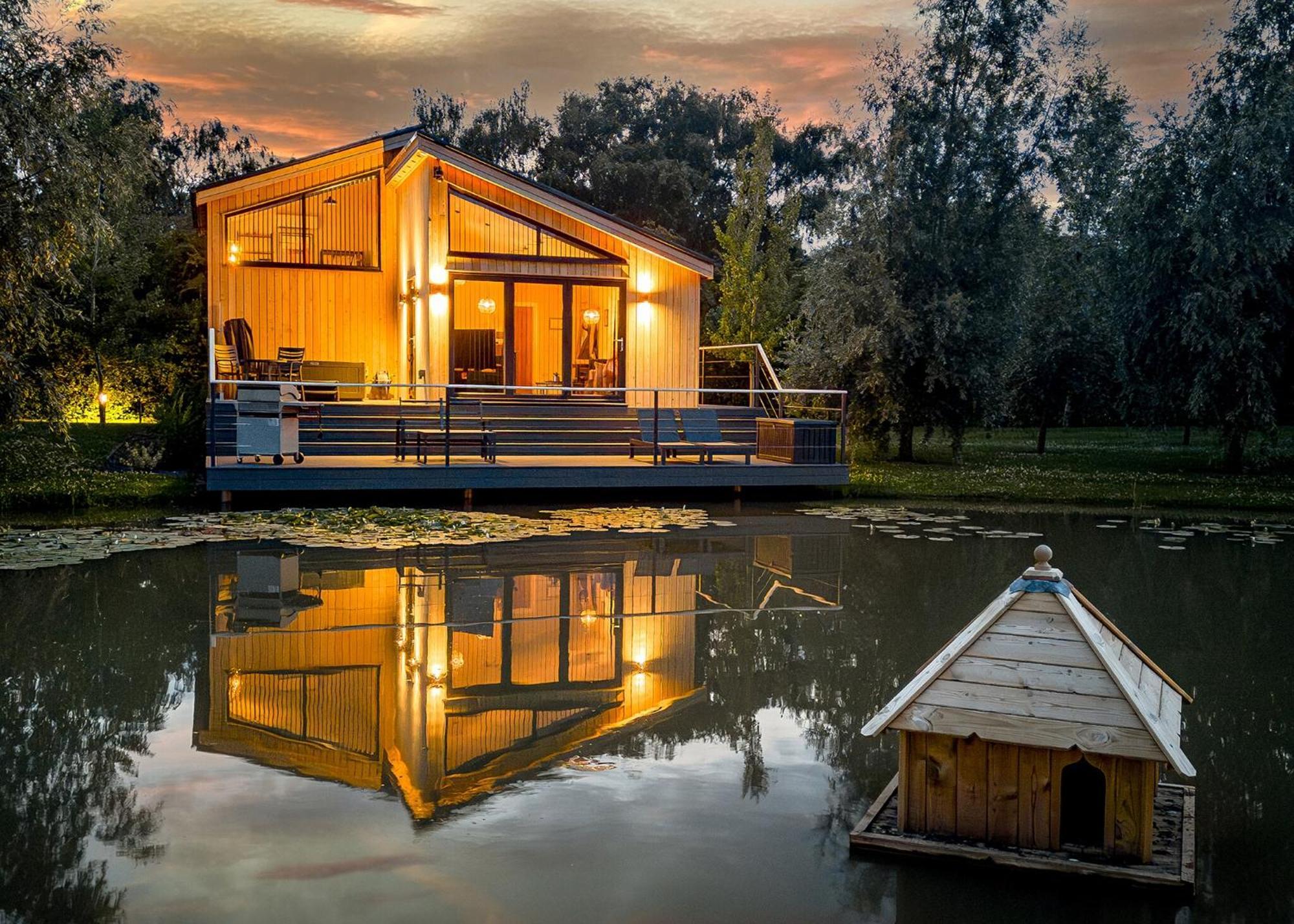Woad Mill Lakeside Lodges Boston Exteriör bild